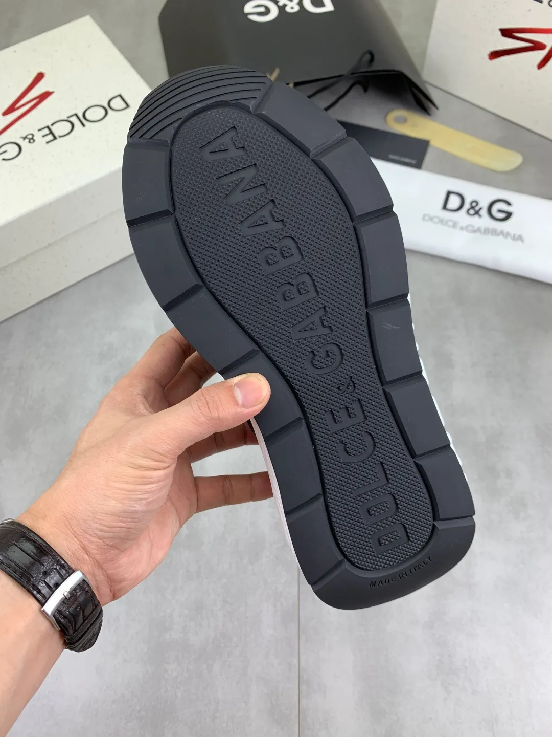 Men's men's shoes 💰P580💰[New model] Couple 🧑‍🤝‍🧑 style Top original order quality Synchronized with "DOLCE&GABBANA [Dolce & Gabbana] ~ High quality." Effect Low-top casual DG men's shoes, loved by many celebrities, using high-end imported top-layer calfskin splicing design + cowhide feet, simple and elegant, perfectly interpreting the latest inspiration of shoes, integrating classics and fashion. Luxurious dreams, dominating fashion Suitable for drivers, light and comfortable to drive, light and breathable for outdoor travel, high-end quality, trustworthy, 6️⃣colors🉑️ to choose from! Code number: 35-46